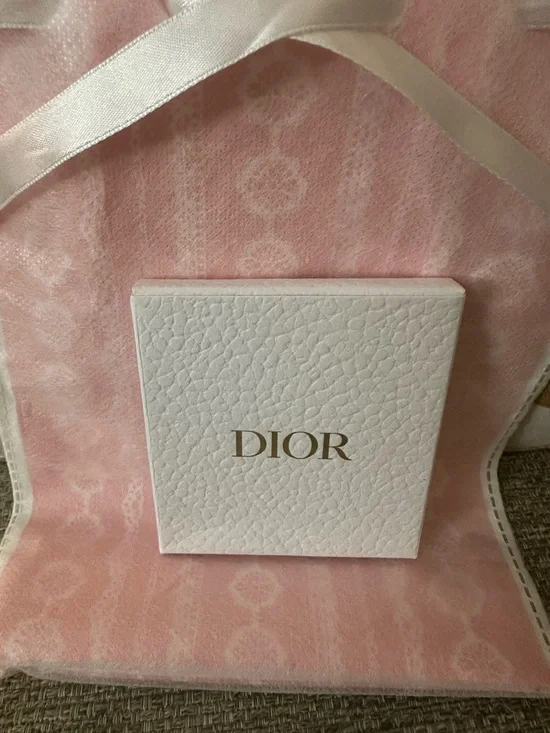 Dior 2024 Gold Star May Be A Pendant | Charm | Ornament I New In Gift Box - Picture 7 of 13